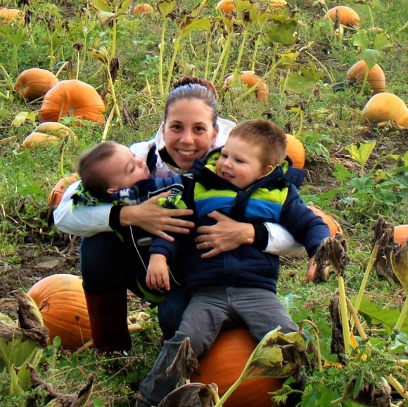 Meet your Posher, Tiffany - Picture 1 of 3